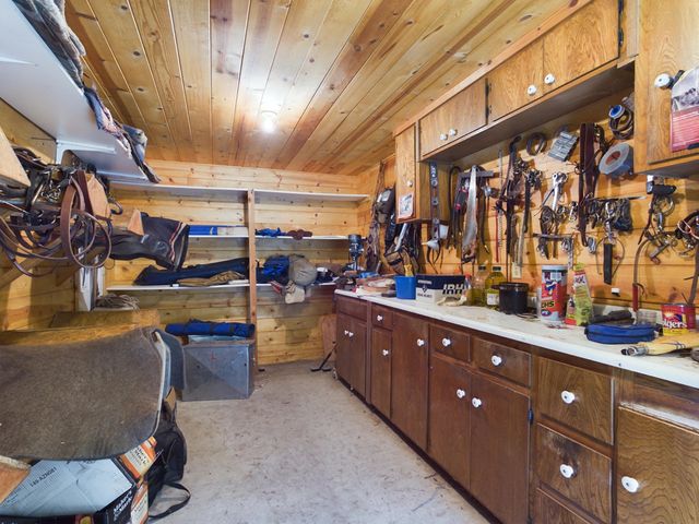 10 Estabrook Lane, Trinity Center, CA 96091