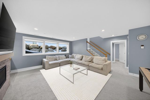 4933 Riley Lane SW, Rochester, MN 55902