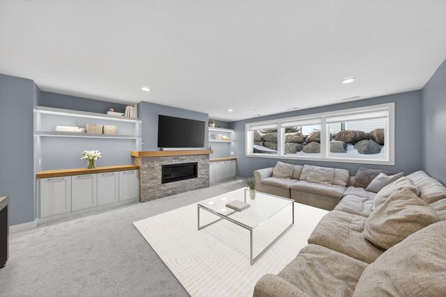 4933 Riley Lane SW, Rochester, MN 55902