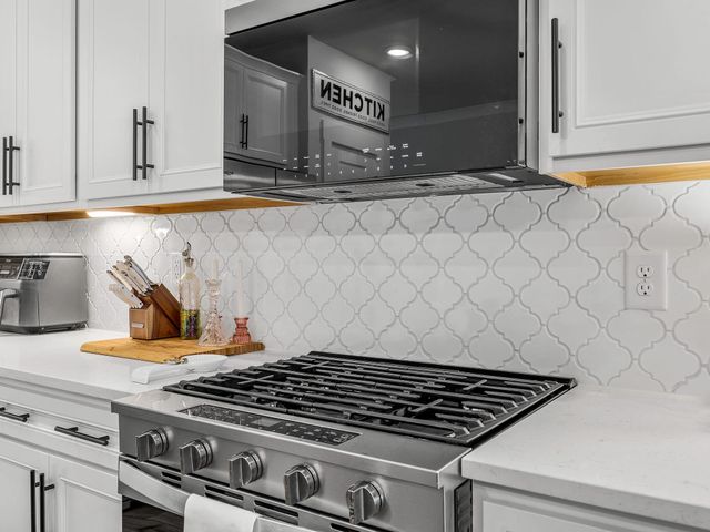 303 Eskdale Road, Simpsonville, SC 29681