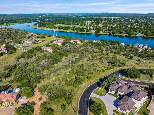 902 Esperanza DR, Marble Falls, TX 78654