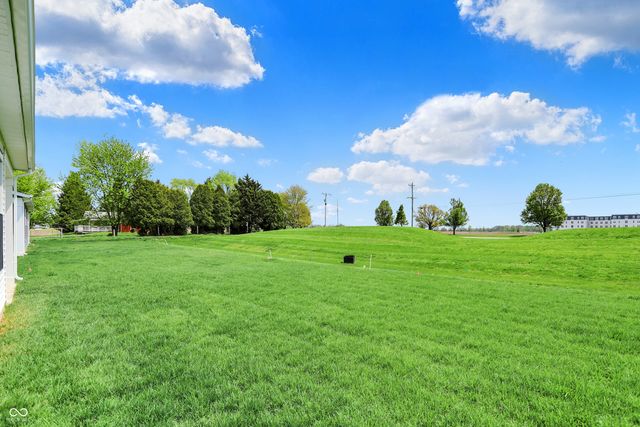 1627 Clover Crossing Drive, Greenfield, IN 46140