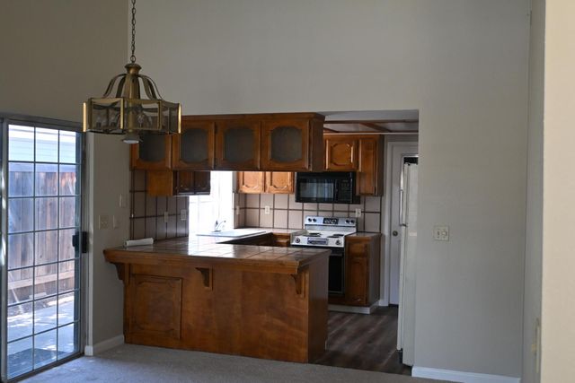 1545 Mayflower Way, Clovis, CA 93612