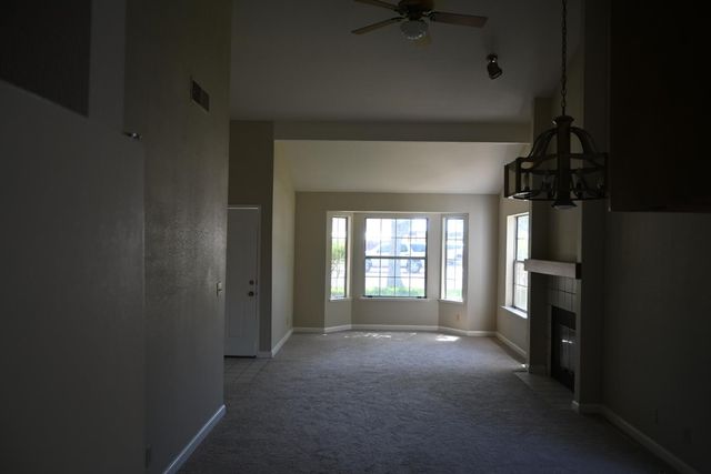1545 Mayflower Way, Clovis, CA 93612