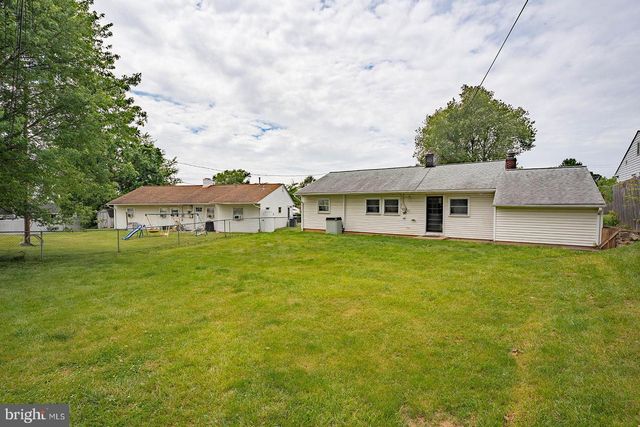 104 ELMWOOD RD, Fairless Hills, PA 19030