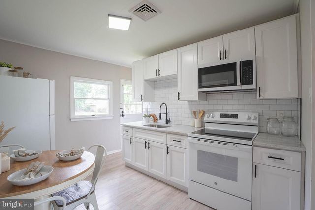 104 ELMWOOD RD, Fairless Hills, PA 19030