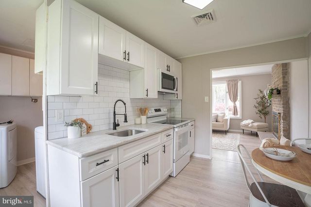 104 ELMWOOD RD, Fairless Hills, PA 19030