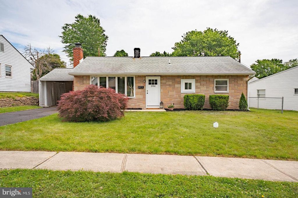 104 ELMWOOD RD, Fairless Hills, PA 19030
