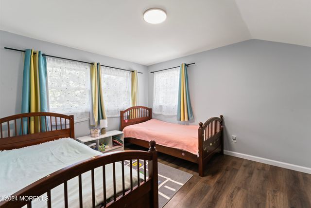 573 Sumner Avenue, Belford, NJ 07718