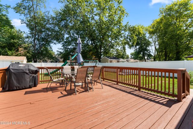 573 Sumner Avenue, Belford, NJ 07718