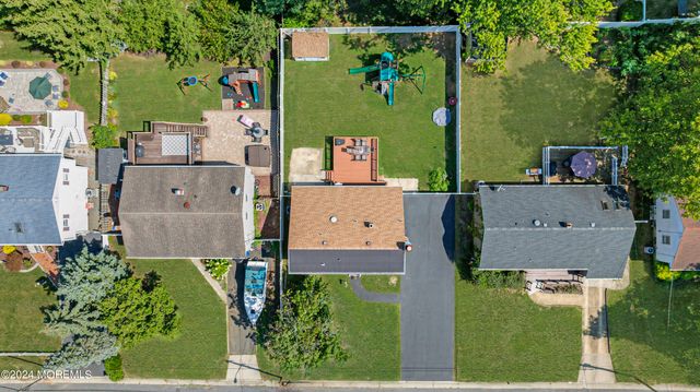 573 Sumner Avenue, Belford, NJ 07718