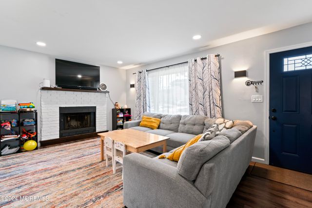 573 Sumner Avenue, Belford, NJ 07718