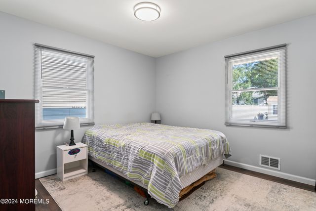 573 Sumner Avenue, Belford, NJ 07718