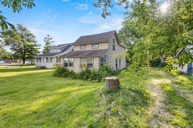 7110 N Tichigan ROAD, Waterford, WI 53185