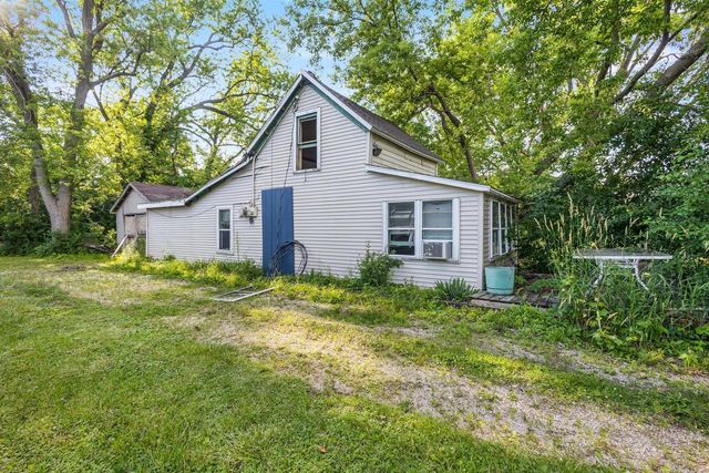 7110 N Tichigan ROAD, Waterford, WI 53185