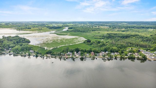 7110 N Tichigan ROAD, Waterford, WI 53185