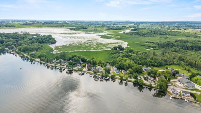 7110 N Tichigan ROAD, Waterford, WI 53185