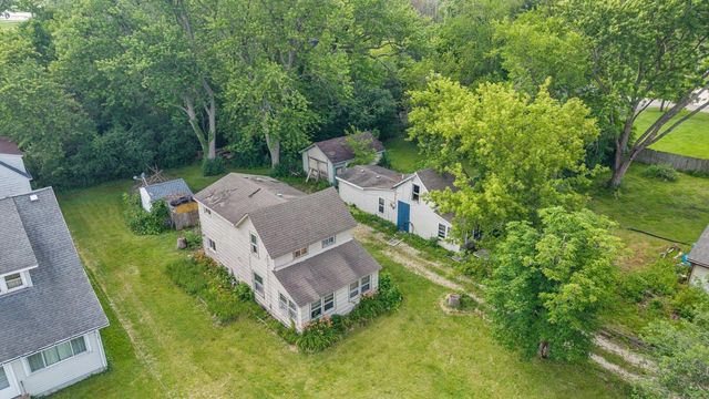 7110 N Tichigan ROAD, Waterford, WI 53185