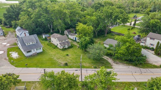 7110 N Tichigan ROAD, Waterford, WI 53185