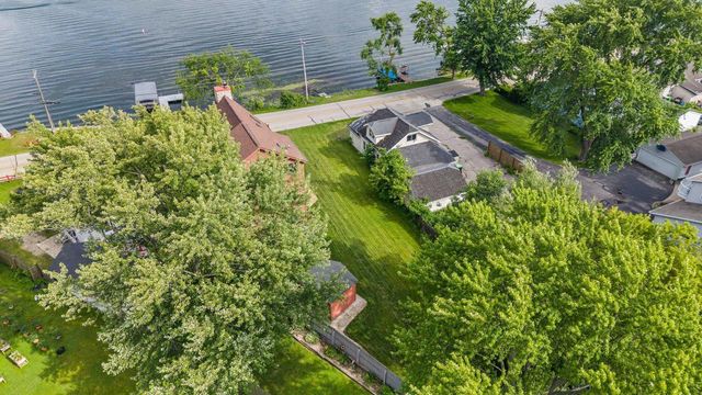 7110 N Tichigan ROAD, Waterford, WI 53185