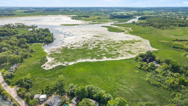 7110 N Tichigan ROAD, Waterford, WI 53185