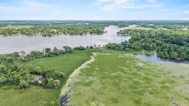 7110 N Tichigan ROAD, Waterford, WI 53185