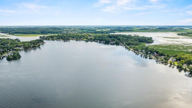 7110 N Tichigan ROAD, Waterford, WI 53185