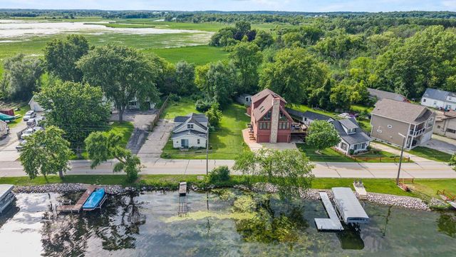 7110 N Tichigan ROAD, Waterford, WI 53185