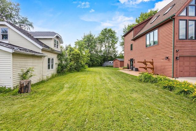 7110 N Tichigan ROAD, Waterford, WI 53185