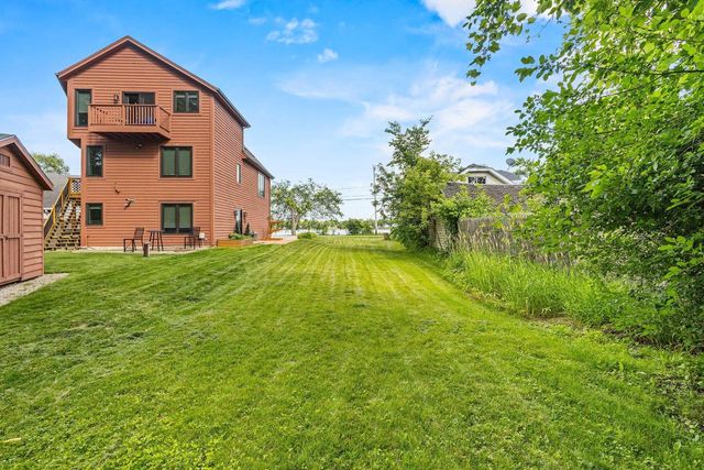 7110 N Tichigan ROAD, Waterford, WI 53185