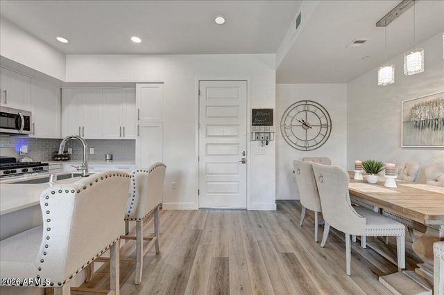 7300 E EARLL Drive 1013, Scottsdale, AZ 85251