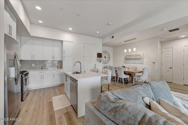 7300 E EARLL Drive 1013, Scottsdale, AZ 85251