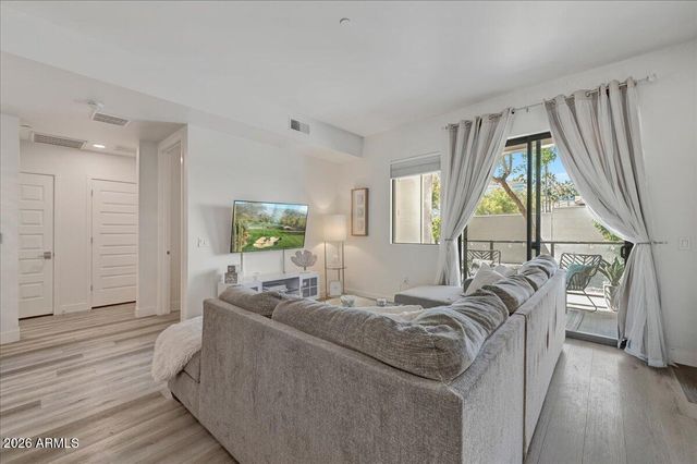 7300 E EARLL Drive 1013, Scottsdale, AZ 85251