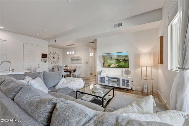 7300 E EARLL Drive 1013, Scottsdale, AZ 85251