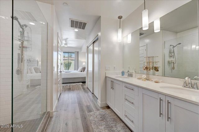 7300 E EARLL Drive 1013, Scottsdale, AZ 85251