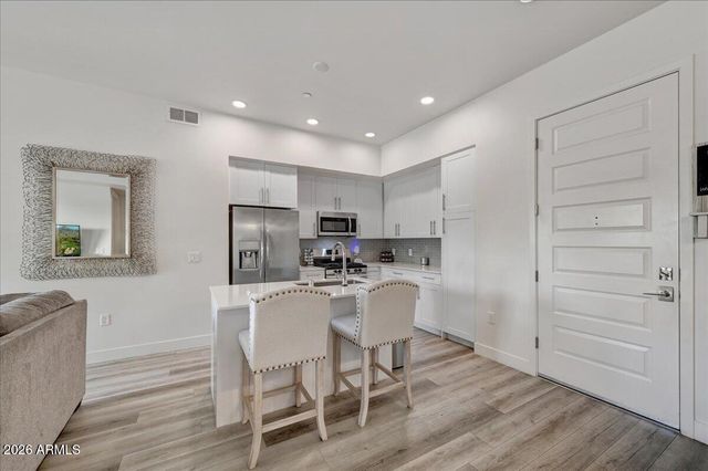 7300 E EARLL Drive 1013, Scottsdale, AZ 85251