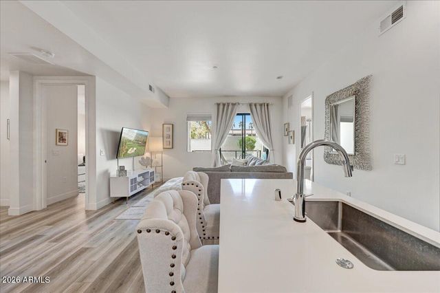 7300 E EARLL Drive 1013, Scottsdale, AZ 85251