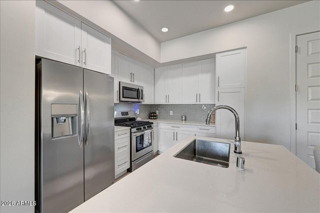 7300 E EARLL Drive 1013, Scottsdale, AZ 85251