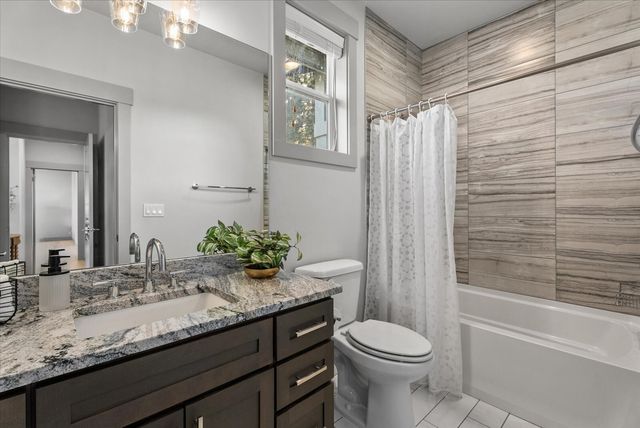 702 68th Avenue E, Fife, WA 98424