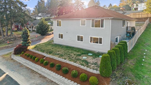 702 68th Avenue E, Fife, WA 98424
