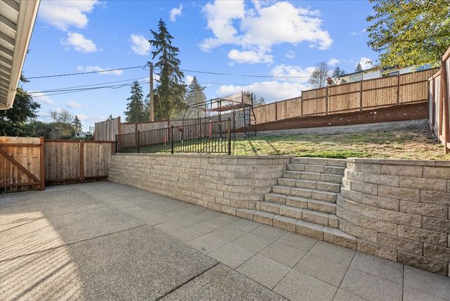 702 68th Avenue E, Fife, WA 98424