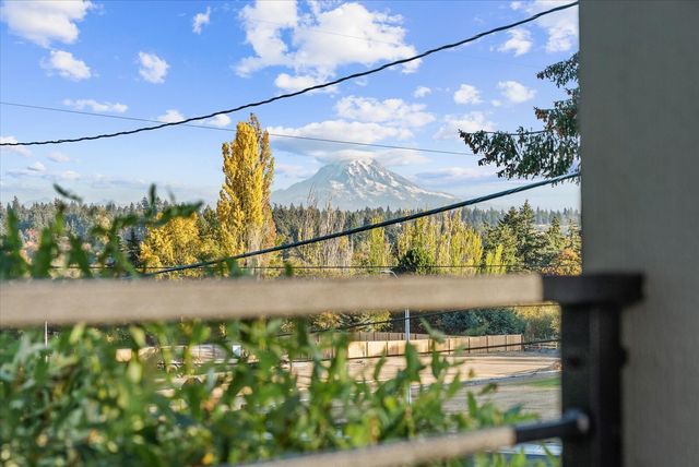 702 68th Avenue E, Fife, WA 98424