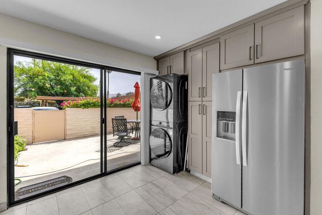 5803 Los Santos Drive 19, Palm Springs, CA 92264