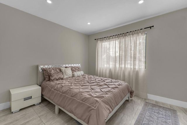 5803 Los Santos Drive 19, Palm Springs, CA 92264