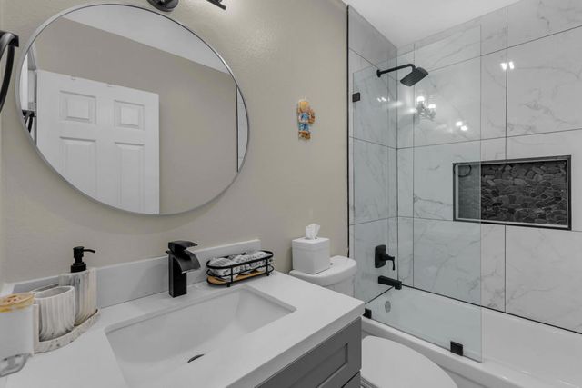 5803 Los Santos Drive 19, Palm Springs, CA 92264