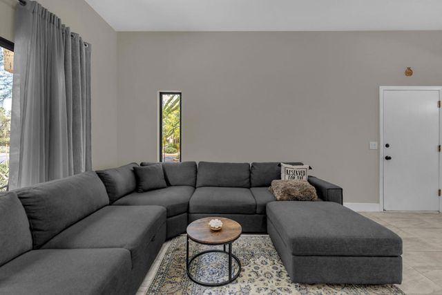 5803 Los Santos Drive 19, Palm Springs, CA 92264