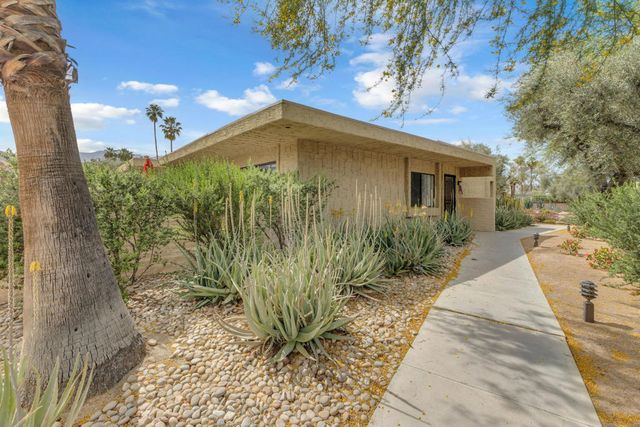 5803 Los Santos Drive 19, Palm Springs, CA 92264