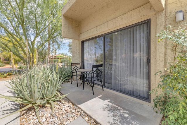 5803 Los Santos Drive 19, Palm Springs, CA 92264