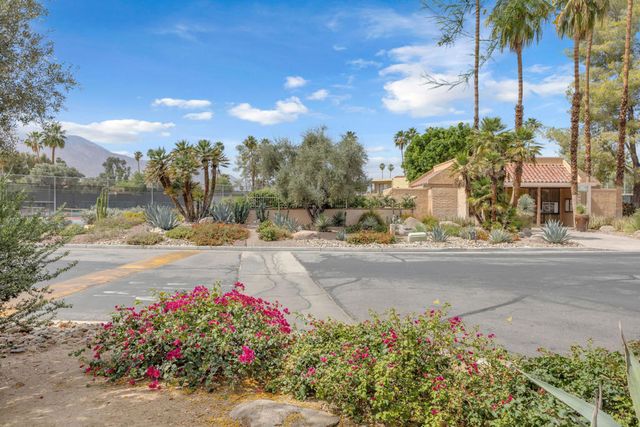 5803 Los Santos Drive 19, Palm Springs, CA 92264