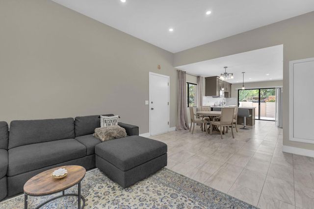 5803 Los Santos Drive 19, Palm Springs, CA 92264